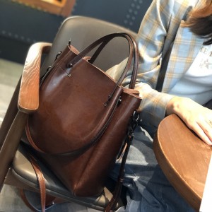 TRUST-U Soft leather women’s bag crossbody bag women 2024 new underarm bag niche high-grade sense large capacity commuter bag