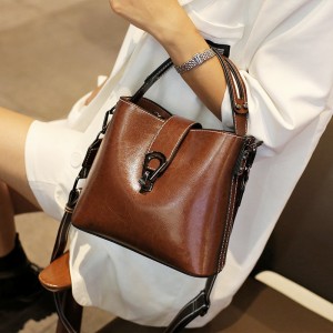 TRUST-U Soft leather women’s bag crossbody bag women 2024 new underarm bag niche high-grade sense large capacity commuter bag