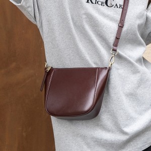 TRUST-U Soft leather women’s bag crossbody bag women 2024 new underarm bag niche high-grade sense large capacity commuter bag