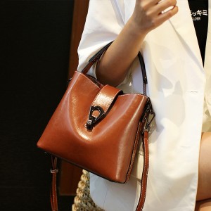 TRUST-U Soft leather women’s bag crossbody bag women 2024 new underarm bag niche high-grade sense large capacity commuter bag