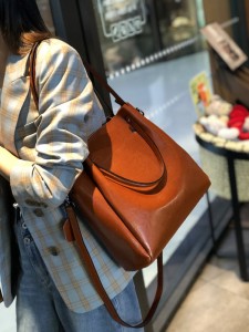 TRUST-U Soft leather women’s bag crossbody bag women 2024 new underarm bag niche high-grade sense large capacity commuter bag