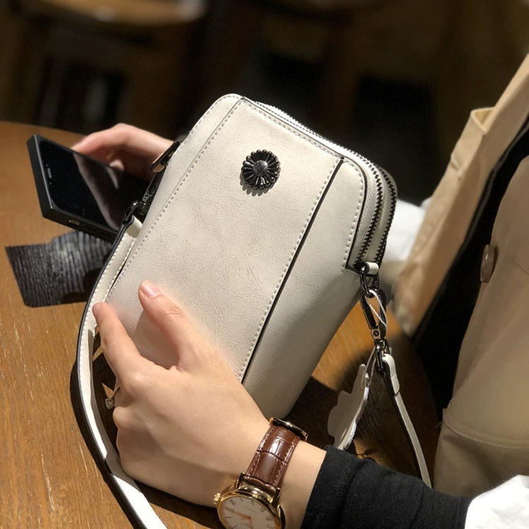 TRUST-U Soft leather women’s bag crossbody bag women 2024 new underarm bag niche high-grade sense large capacity commuter bag