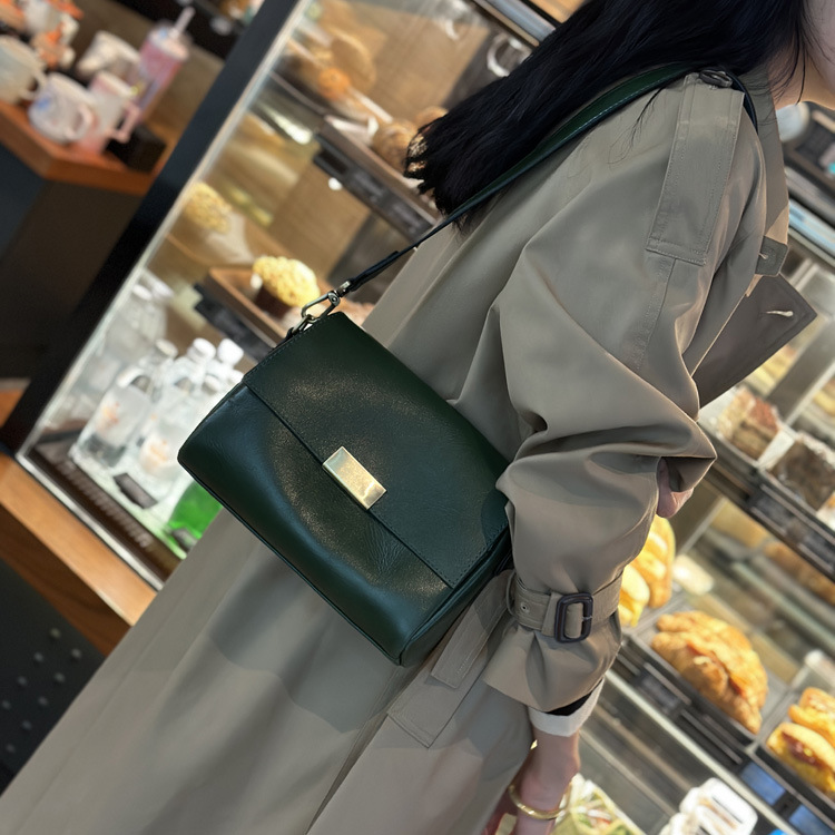 TRUST-U Soft leather women’s bag crossbody bag women 2024 new underarm bag niche high-grade sense large capacity commuter bag