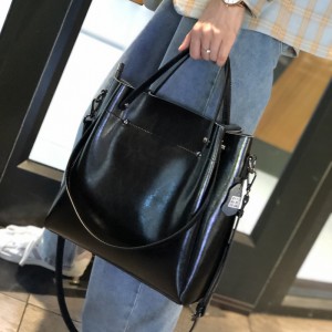 TRUST-U Soft leather women’s bag crossbody bag women 2024 new underarm bag niche high-grade sense large capacity commuter bag