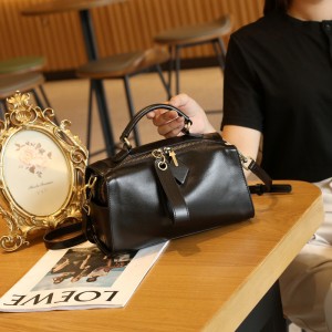 TRUST-U Soft leather women’s bag crossbody bag women 2024 new underarm bag niche high-grade sense large capacity commuter bag